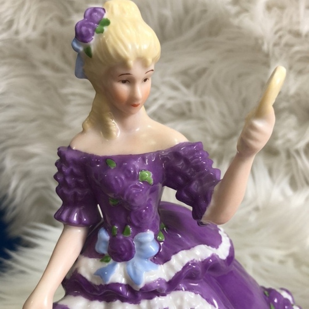 Vintage 1999 secret Treasure lady purple figurine